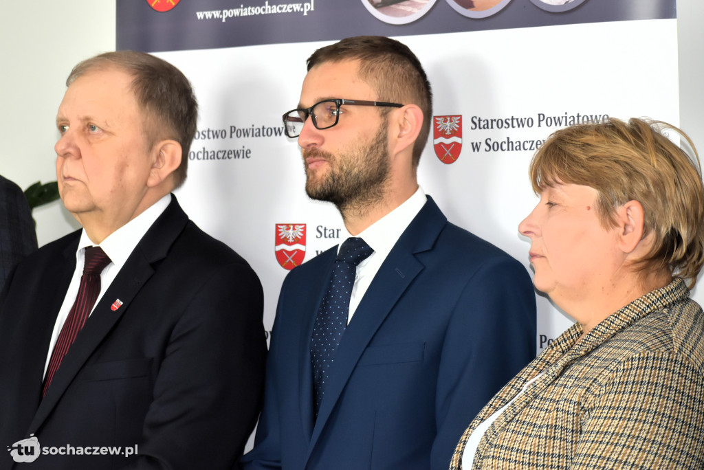 Umowa na remont 11 km dróg powiatowych podpisana