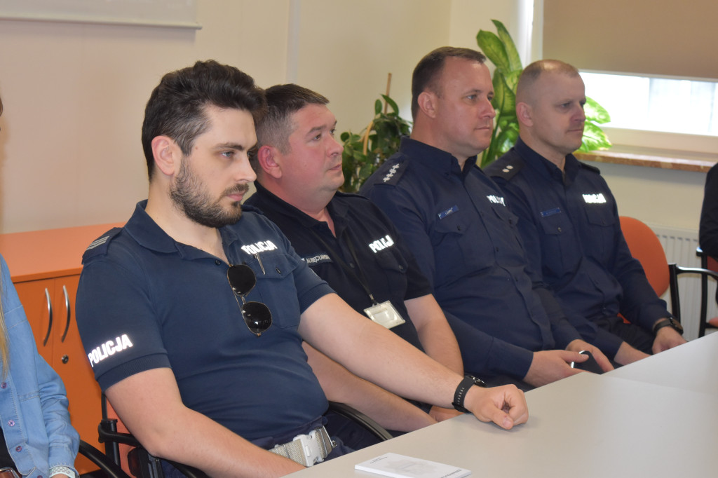 Policja z młodzieżą o hejcie