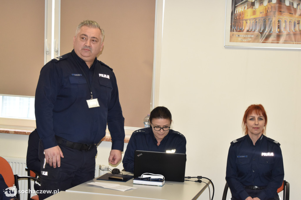 Policja z młodzieżą o hejcie