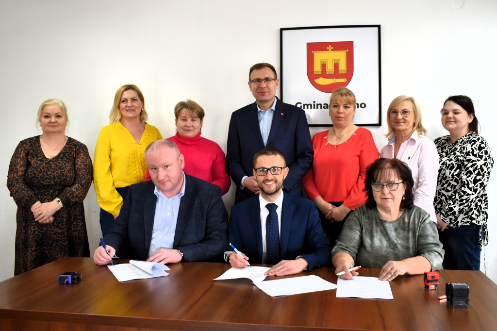 Umowa na remont dróg w gminie Rybno podpisana