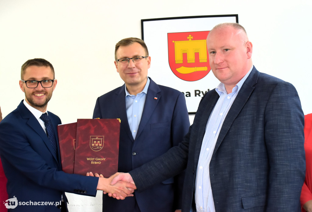 Umowa na remont dróg w gminie Rybno podpisana