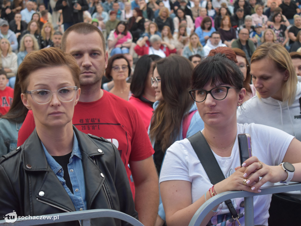 Gwiazdy muzyczne i tłum na Dniach Sochaczewa 2024