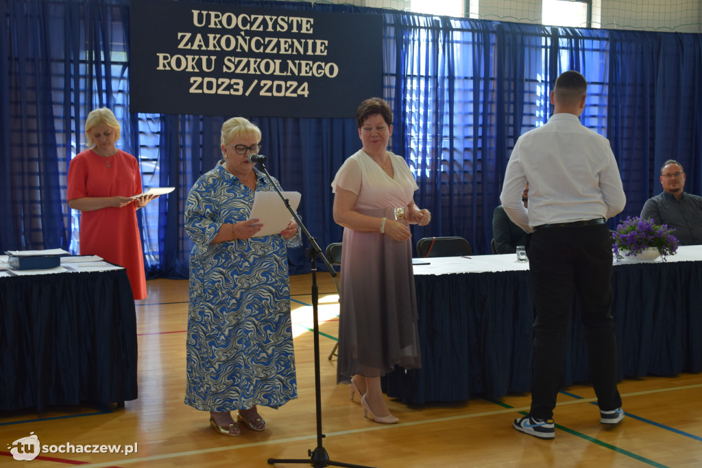 Ósmoklasiści żegnają SP4