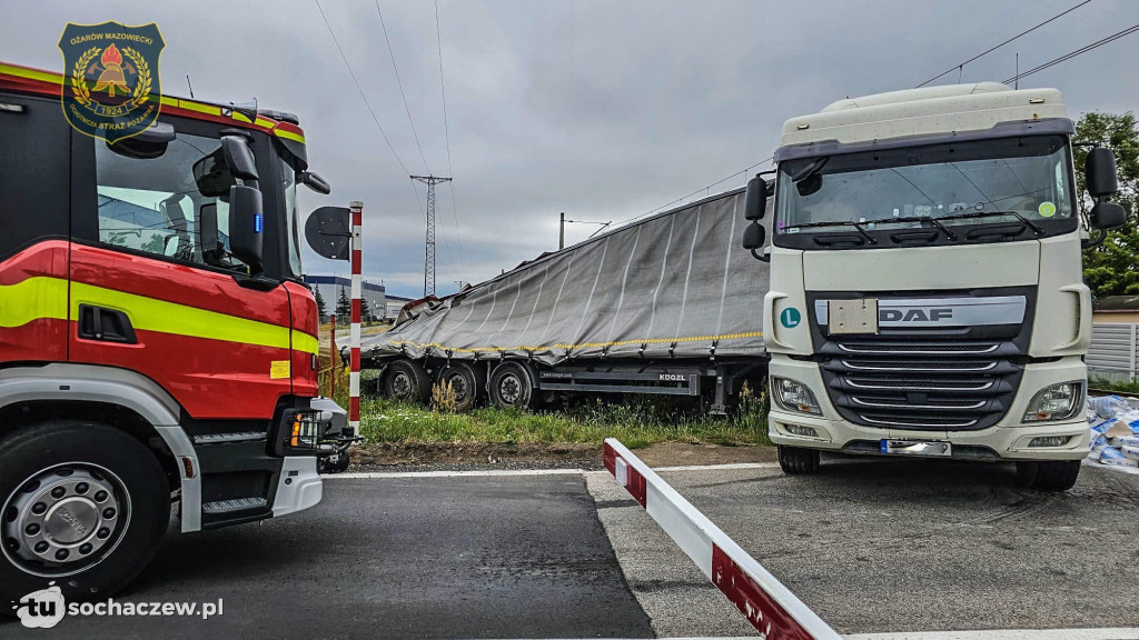 Wypadek pociągu koło Ożarowa, maszynista nie żyje