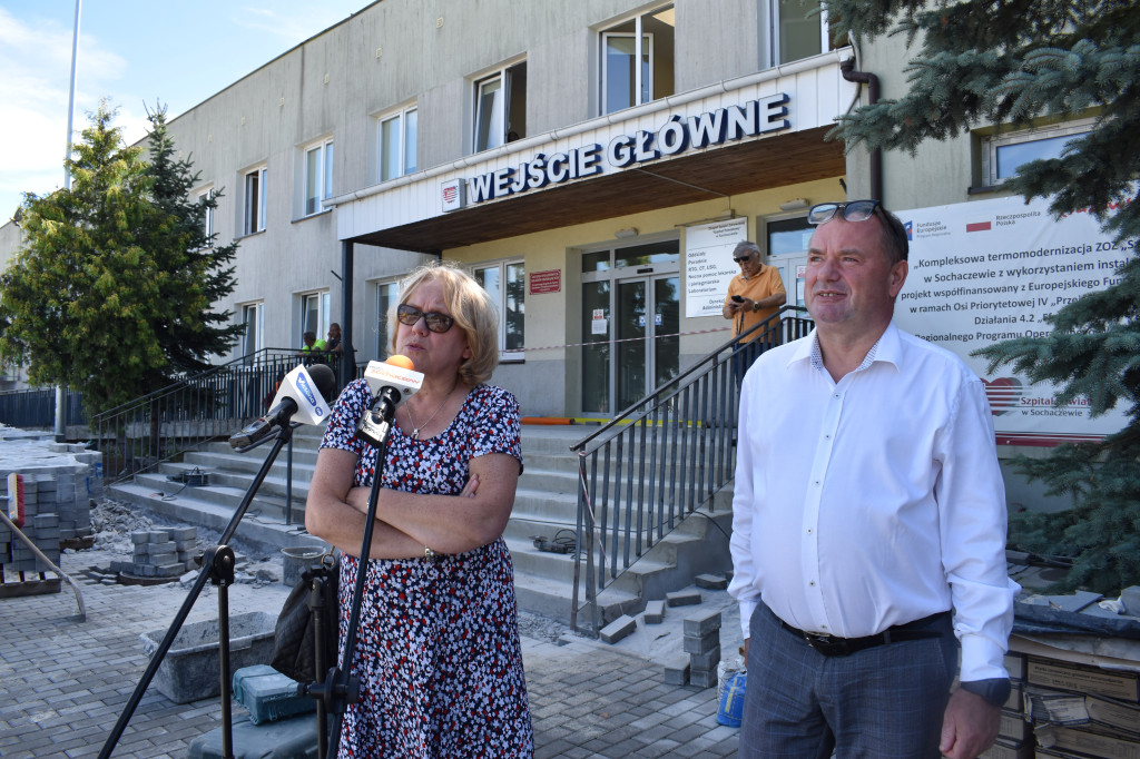 Parking przy szpitalu na półmetku