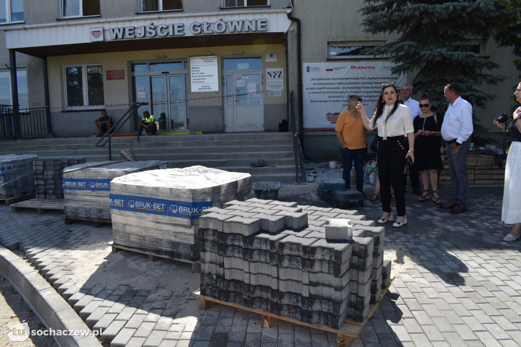Parking przy szpitalu na półmetku