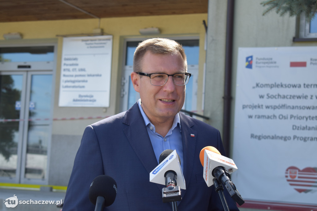 Parking przy szpitalu na półmetku