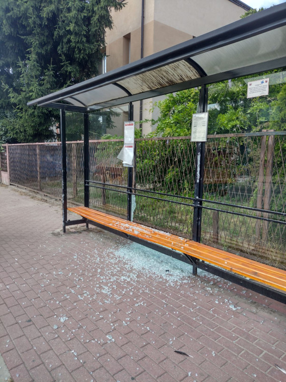 Kolejne wiaty ZKM Sochaczew zdewastowane