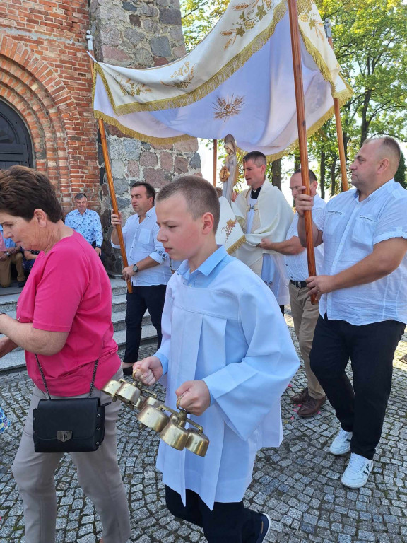 Dożynki parafialne w Młodzieszynie