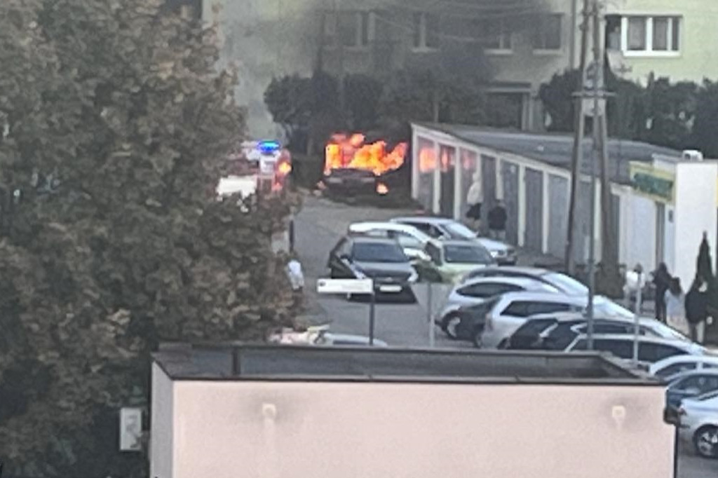 Pożar samochodu przy Senatorskiej
