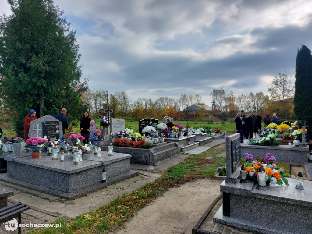 Wszystkich Świętych w powiecie