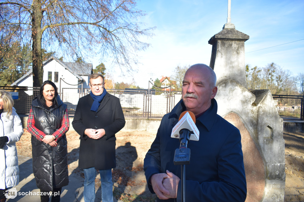 Trwa remont otoczenia kościoła w Kamionie