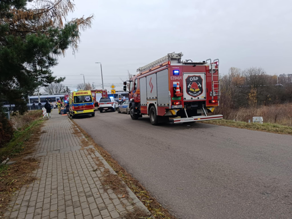 Zderzenie ciężarówki z pociągiem w Nowej Suchej