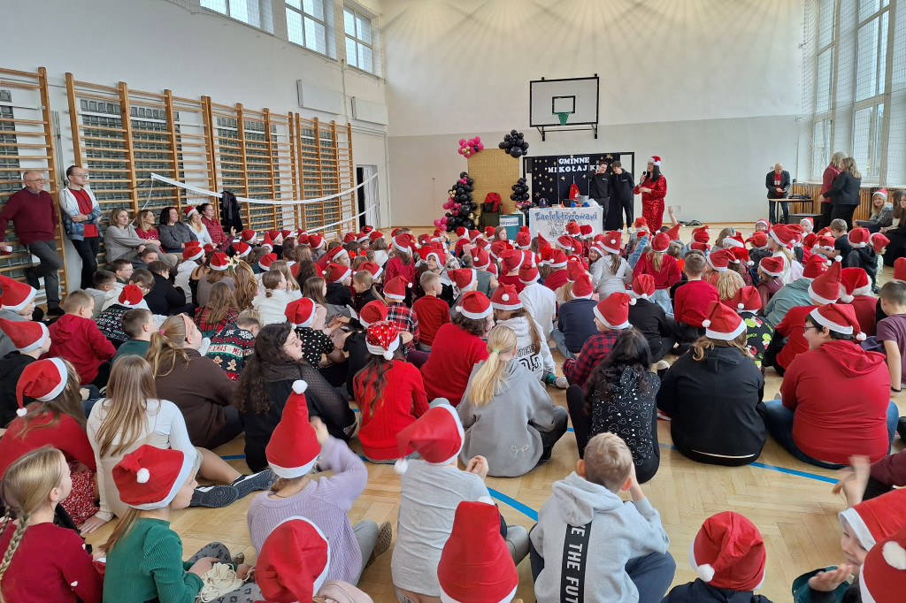 Gminne Mikołajki 2024: magia świąt w Młodzieszynie