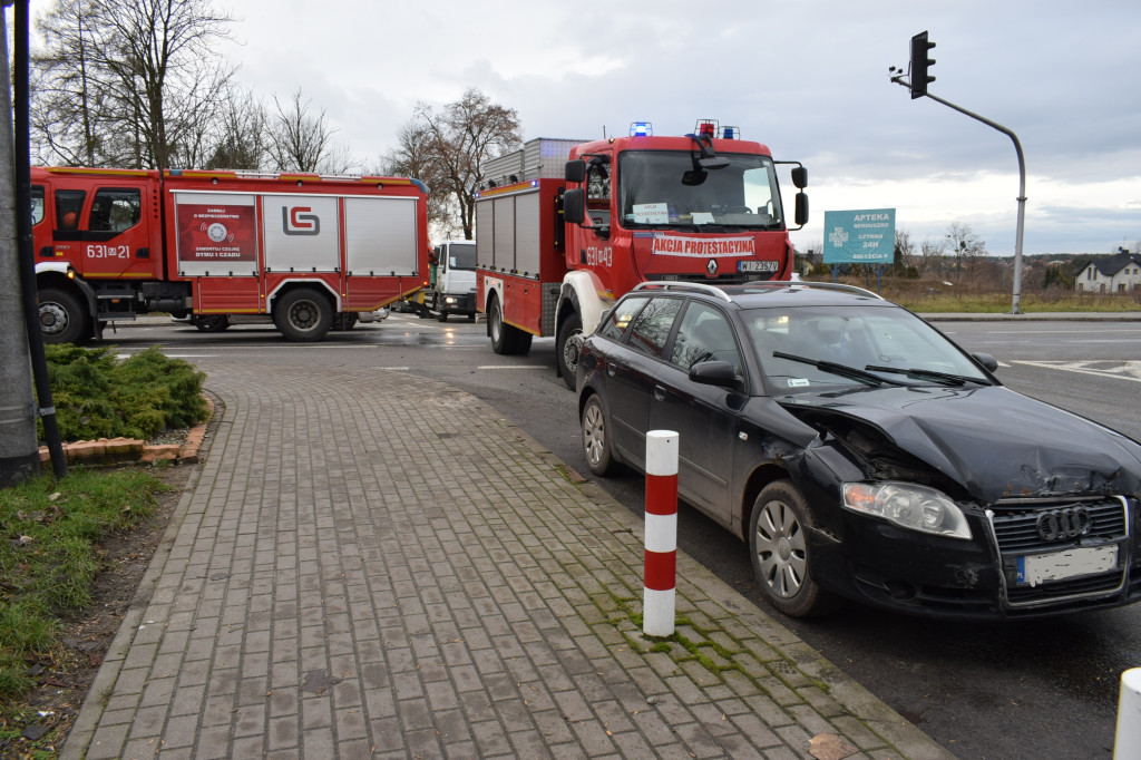 Zderzenie osobówek: Trojanowska z 600-lecia