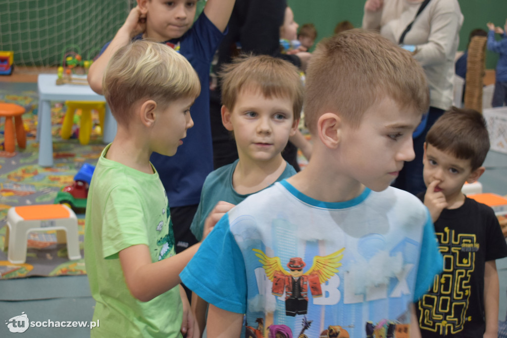 Jedynka na ferie zmieniła się w salę gier i zabaw