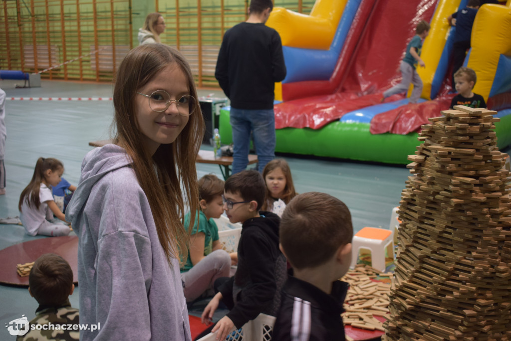 Jedynka na ferie zmieniła się w salę gier i zabaw