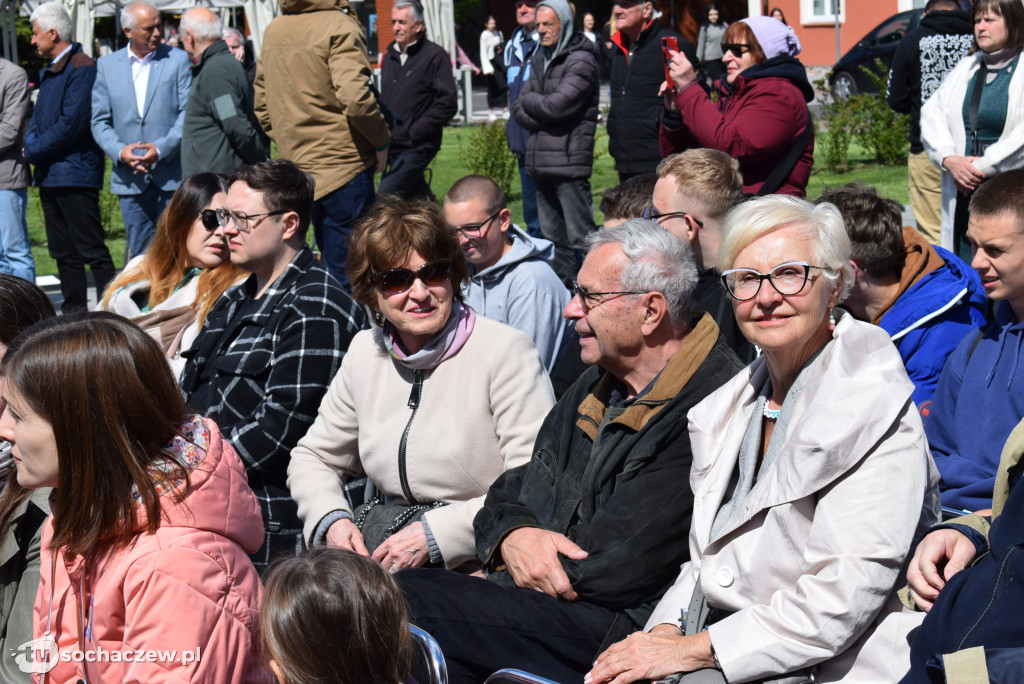 Pomnik misia Wojtka w Błoniu odsłonięty