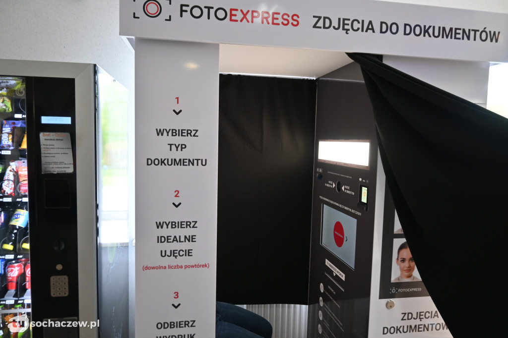 Sochaczew: w Starostwie stanęła fotobudka