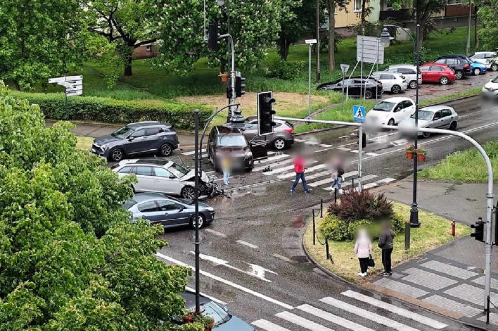 Wypadek na skrzyżowaniu Warszawskiej z Piłsudskiego