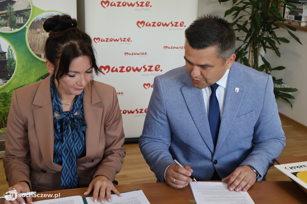 Nowy autobus szkolny dla Gminy Kampinos: podpisano umowę