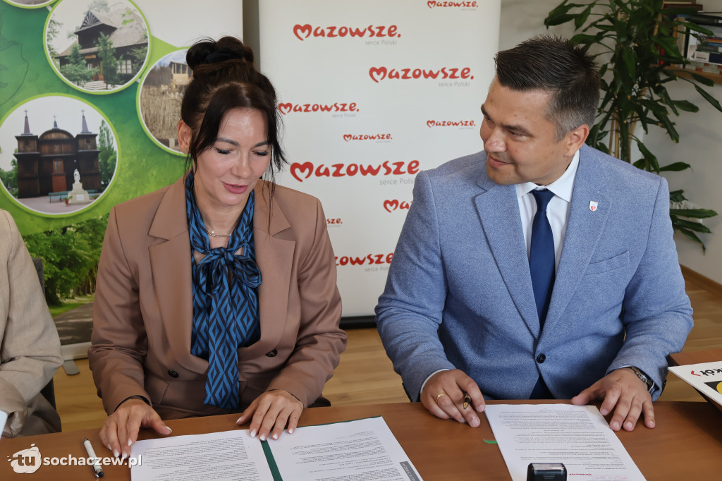 Nowy autobus szkolny dla Gminy Kampinos: podpisano umowę