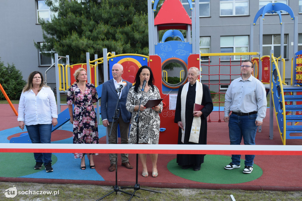 Plac zabaw w Młodzieszynie otwarty
