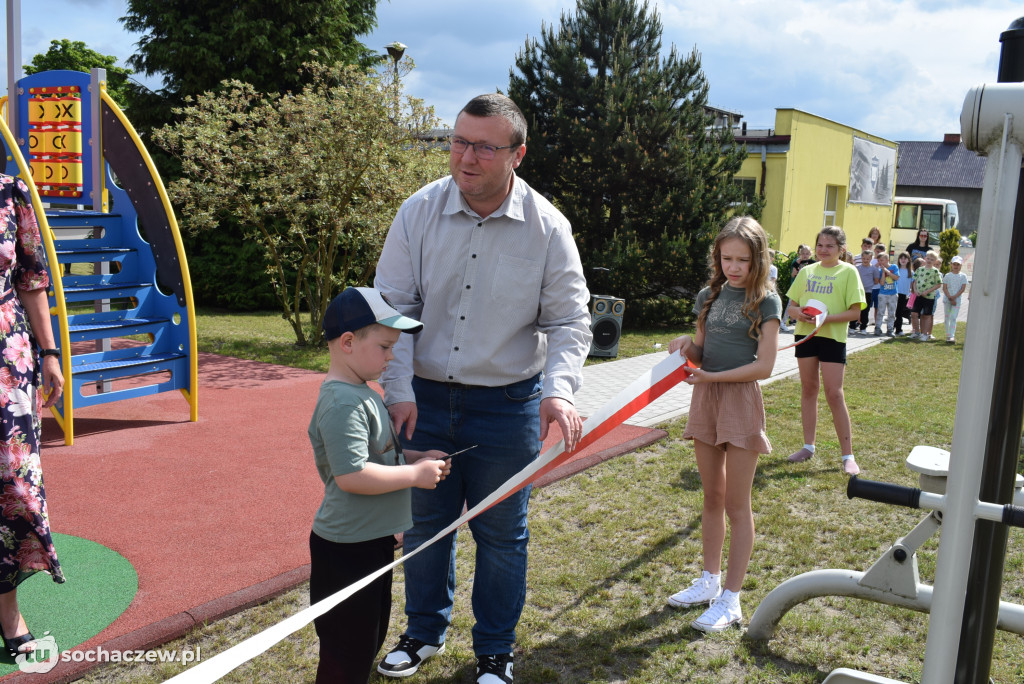 Plac zabaw w Młodzieszynie otwarty