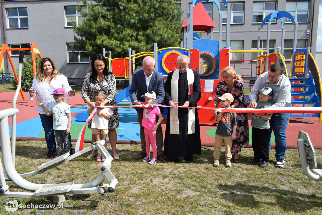 Plac zabaw w Młodzieszynie otwarty