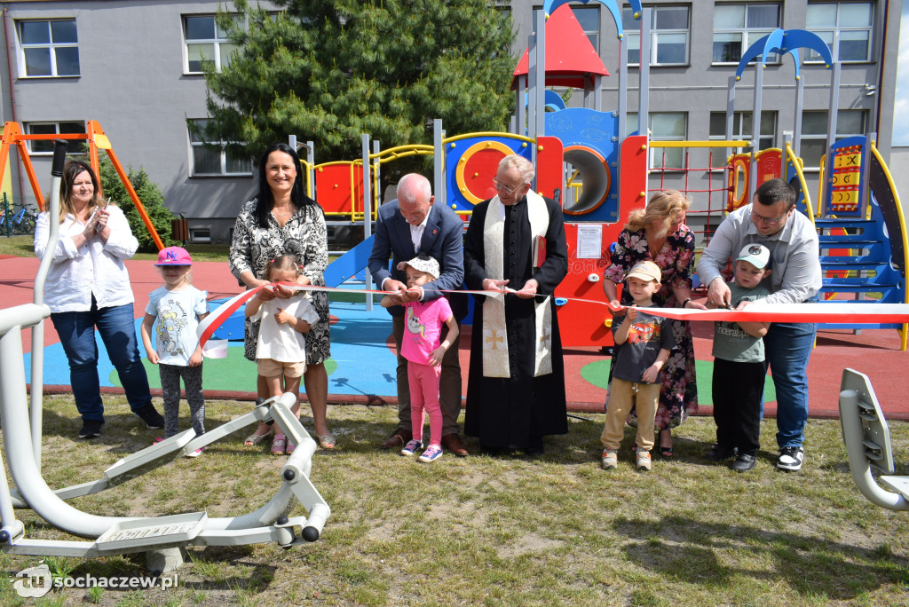 Plac zabaw w Młodzieszynie otwarty