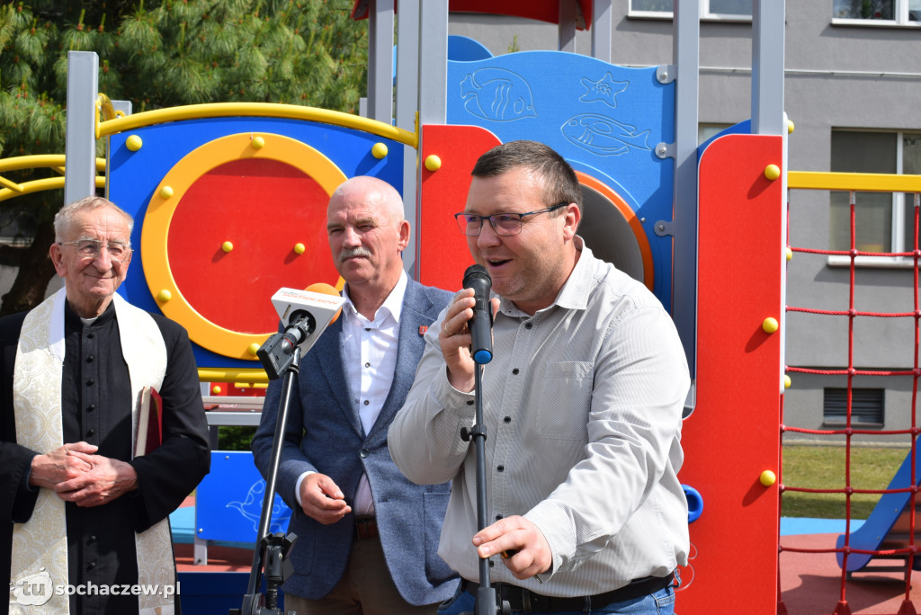 Plac zabaw w Młodzieszynie otwarty