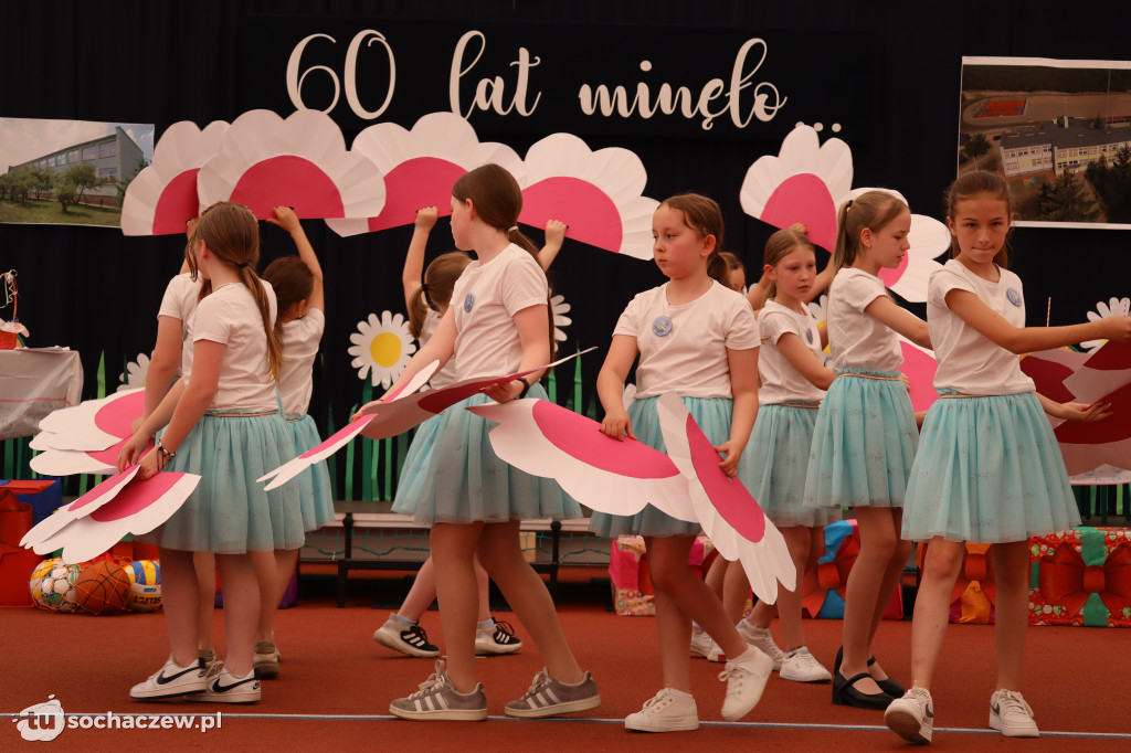 Szkoła w Kamionie ma 60 lat i... nową halę
