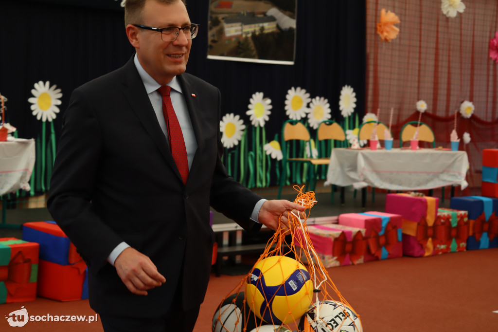 Szkoła w Kamionie ma 60 lat i... nową halę