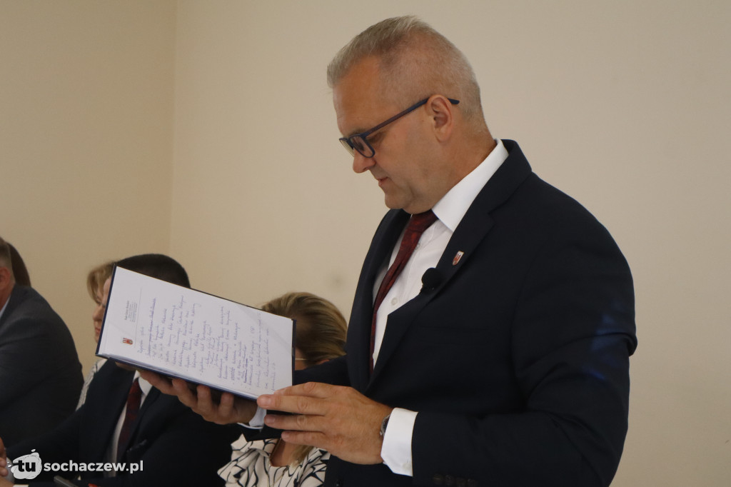 Wójt Piotr Szymański z absolutorium i wotum zaufania