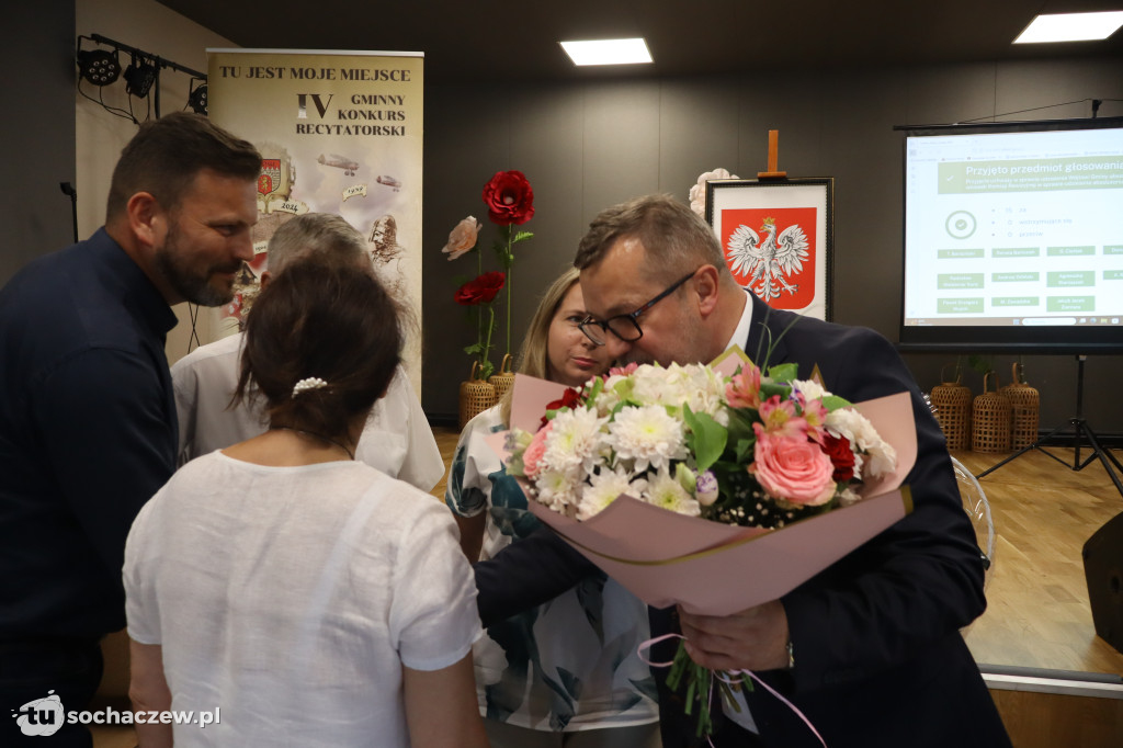 Wójt Jan Kraśniewski z absolutorium i wotum zaufania