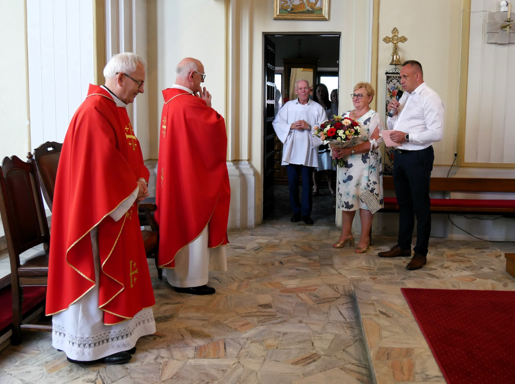 Pożegnanie księdza z Młodzieszyna