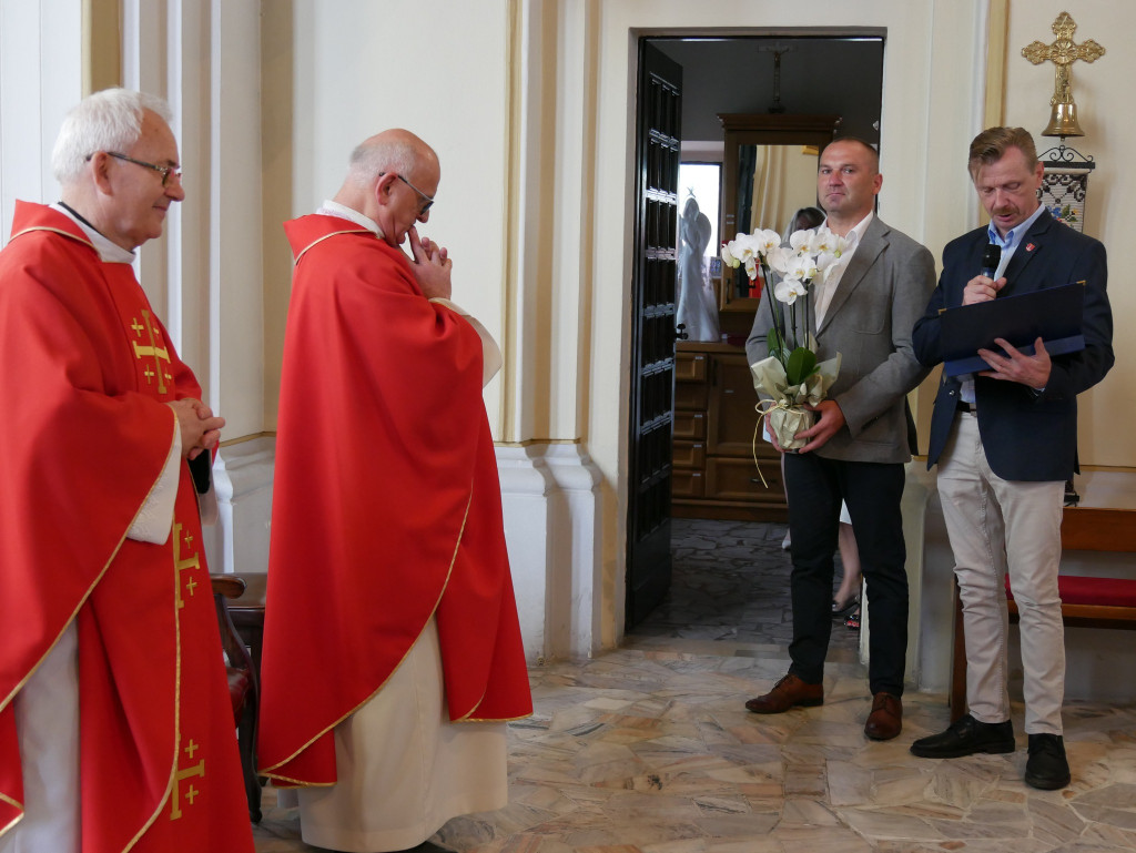 Pożegnanie księdza z Młodzieszyna