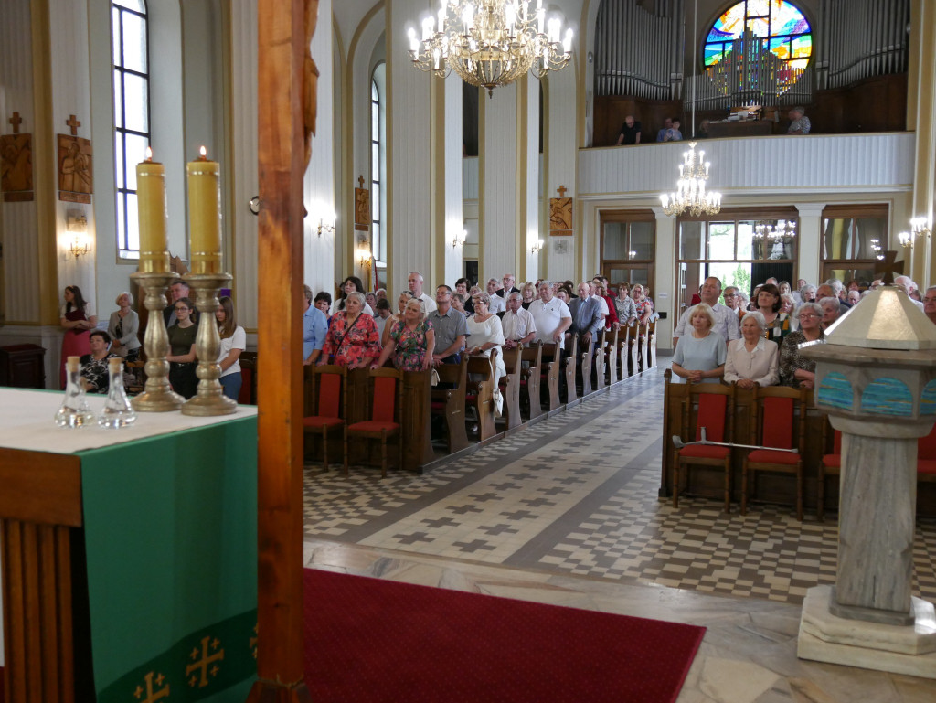 Pożegnanie księdza z Młodzieszyna