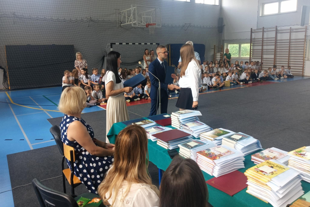 Stypendia Wójta Gminy Rybno dla uczniów wręczone