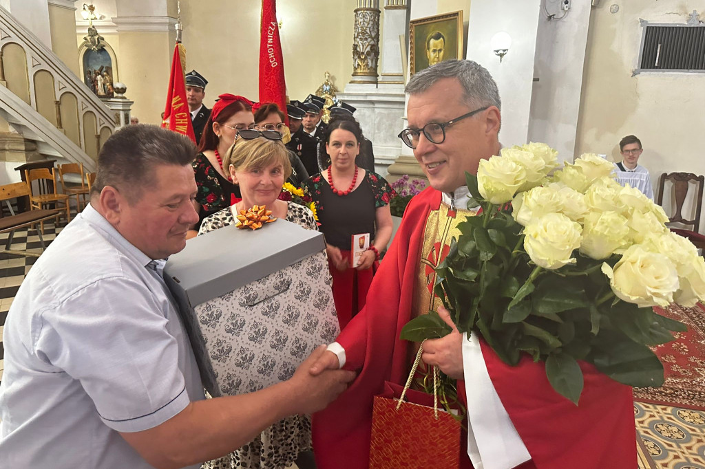Szymanów: pożegnali jednego, powitali drugiego księdza
