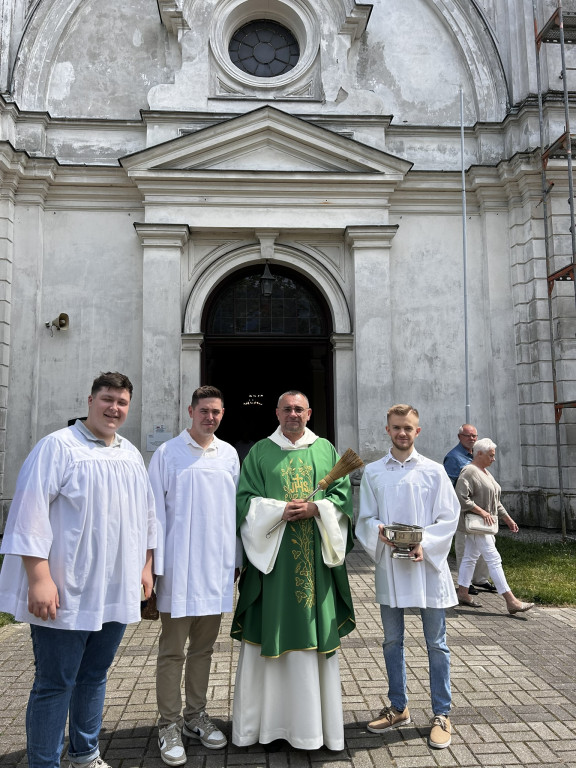 Szymanów: pożegnali jednego, powitali drugiego księdza