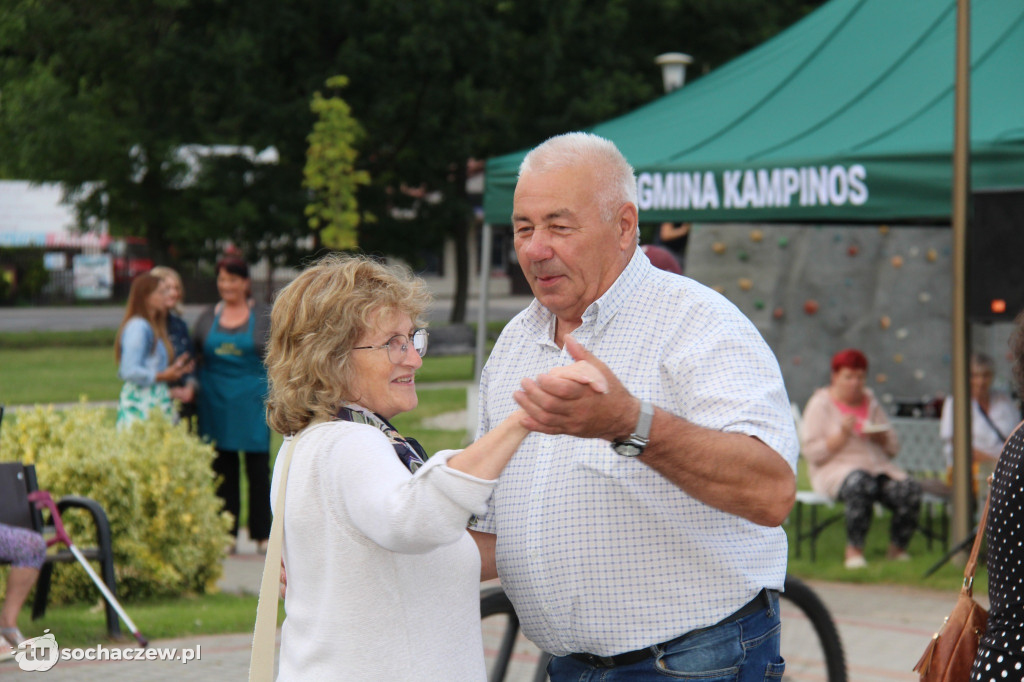 Międzypokoleniowa potańcówka w Kampinosie