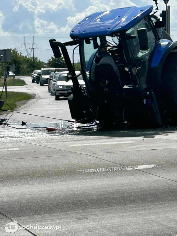 Wypadek na DK 50 w Młodzieszynie