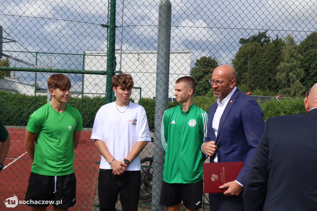 Minister sportu odwiedził Szymanów. Chodzi o orlik