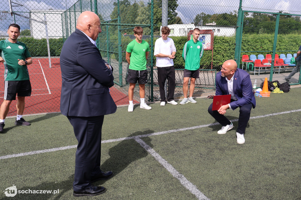 Minister sportu odwiedził Szymanów. Chodzi o orlik