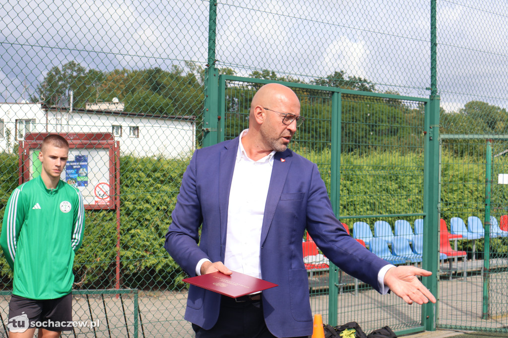 Minister sportu odwiedził Szymanów. Chodzi o orlik