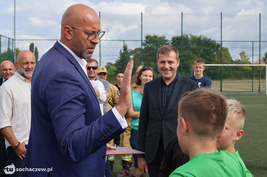 Minister sportu odwiedził Szymanów. Chodzi o orlik