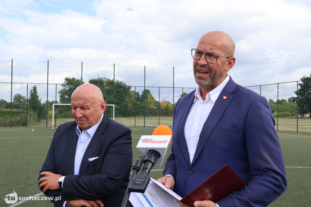 Minister sportu odwiedził Szymanów. Chodzi o orlik