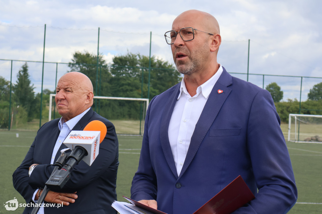 Minister sportu odwiedził Szymanów. Chodzi o orlik
