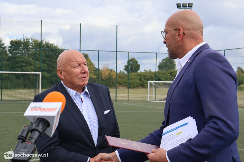 Minister sportu odwiedził Szymanów. Chodzi o orlik